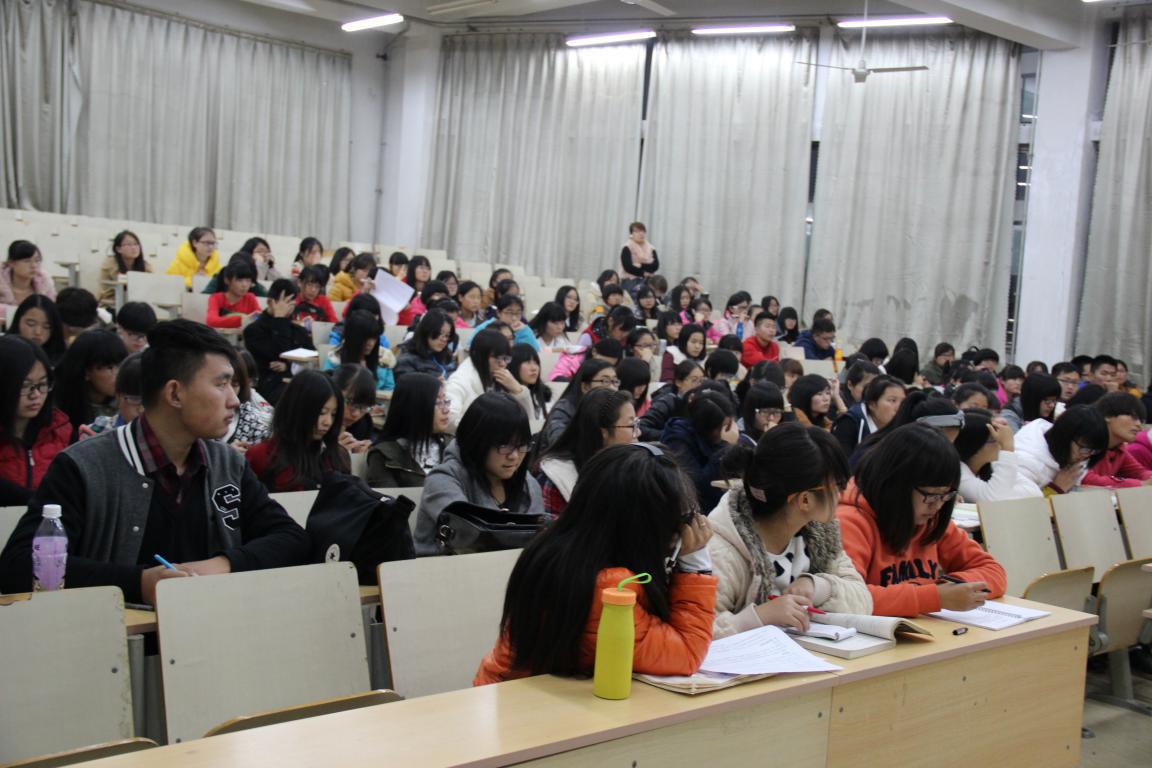 外语系举办“关爱生命，文明出行”交通安全知识竞赛